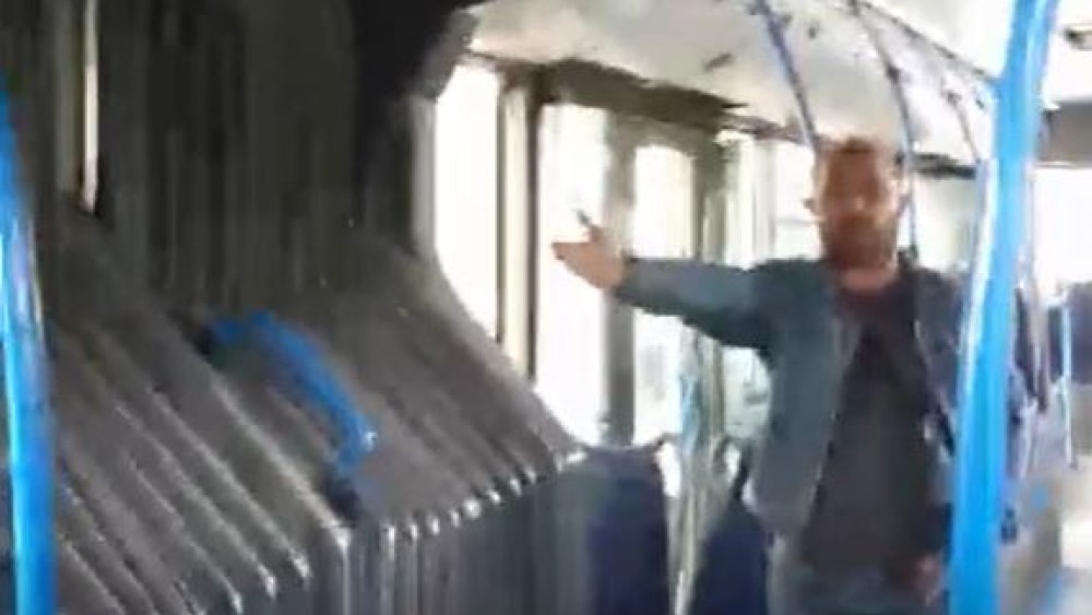 Bahatost i nasilje JGSP kontrolora (VIDEO) 1