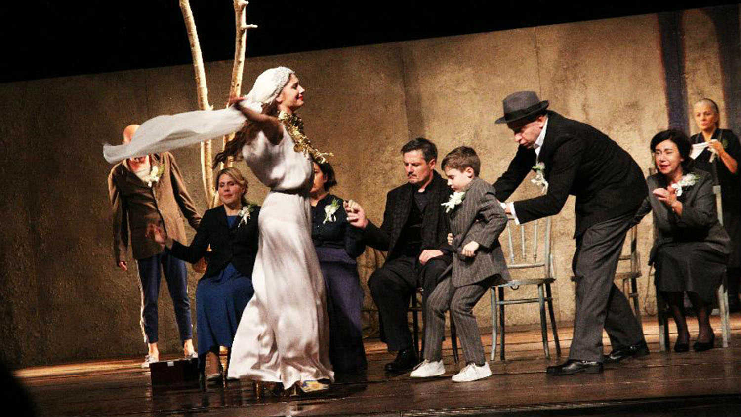 Da li je zajedništvo jedino moguće u pozorištu 1