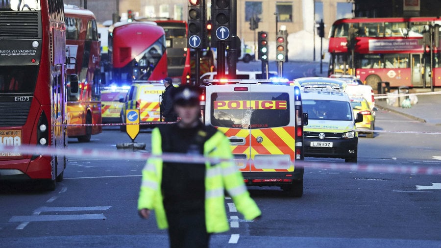 Napad nožem u Londonu proglašen za teroristički, napadač ubijen 1