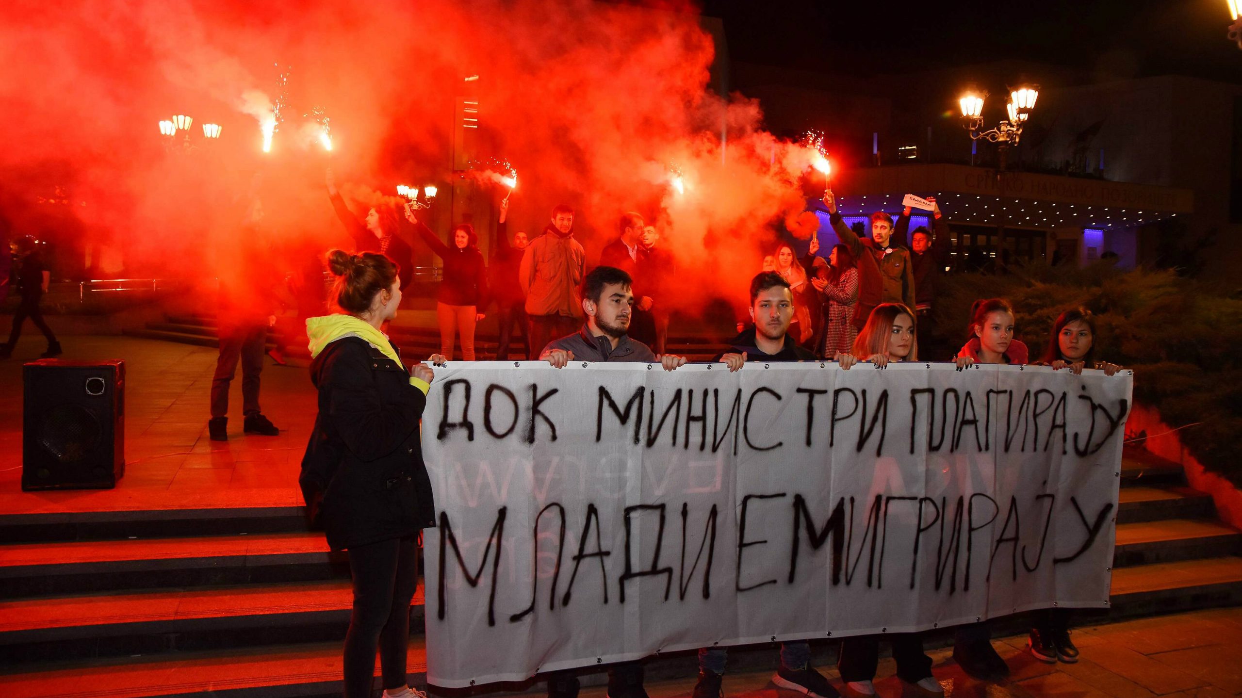 Protest SZS u Novom Sadu: Siniša Mali i cela vlada Srbije moraju da odu (FOTO) 1