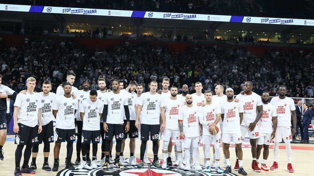 Košarkaši Zvezde i Partizana na parket izašli u majicama "Stop nasilju nad ženama" 1