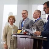 Dekan fakulteta za sport Univerziteta Crne Gore dobio plaketu od kolega iz Prištine 3