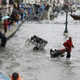 Voda u Veneciji dostila 127 centimetara (FOTO/VIDEO) 3