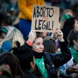 U kojim zemljama je dozvoljen, a u kojim zabranjen abortus? 1