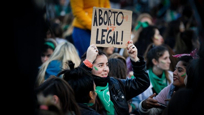 U kojim zemljama je dozvoljen, a u kojim zabranjen abortus? 1