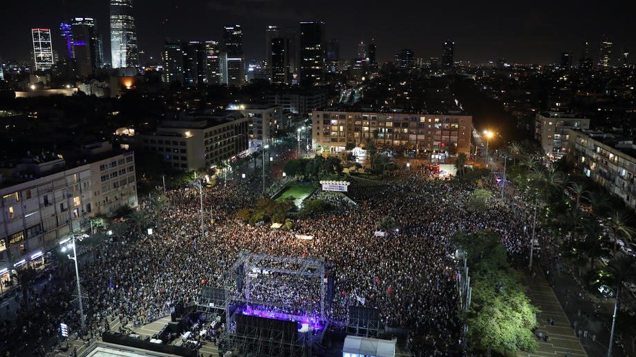 Desetine hiljada ljudi na obeležavanju godišnjice ubistva Jicaka Rabina 1