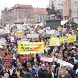 Oko 20.000 nastavnika, učitelja i građana na protestu "Hrvatska mora bolje" u Zagrebu 15