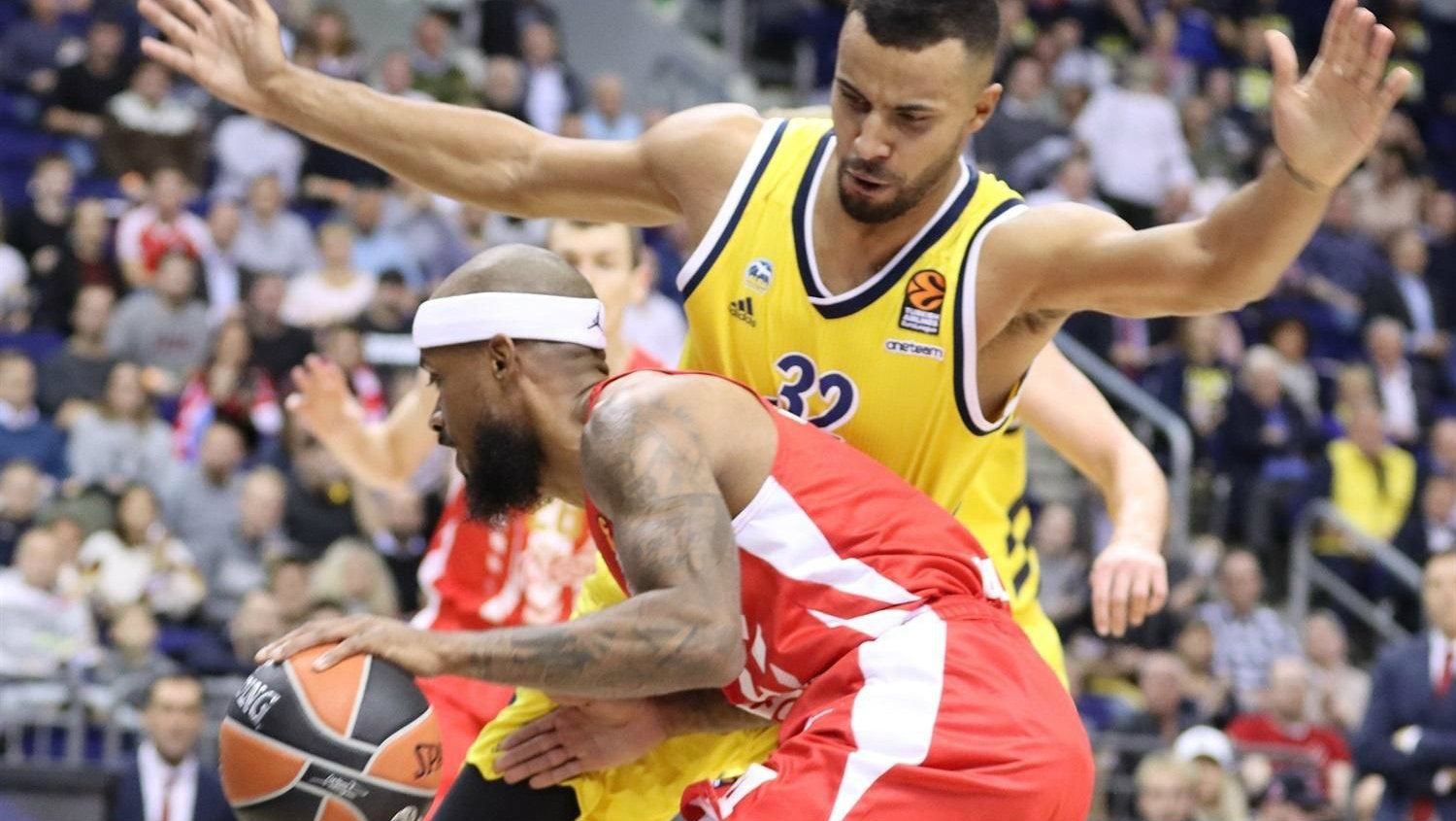 Zvezda ubedljivo izgubila od Albe 1