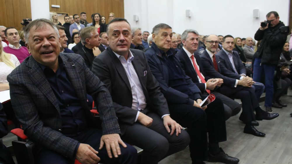 SPS ima problem sa identitetom 1