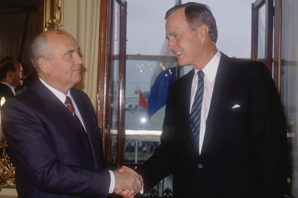 Gorbačov i Džordž H.V. Buš