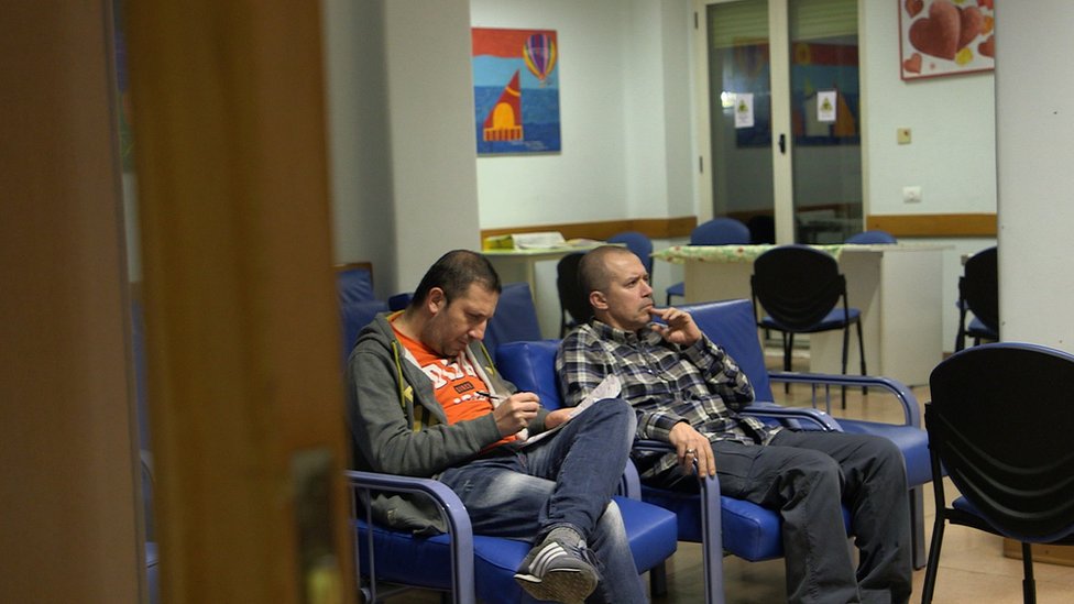 Depresija i radikalno lečenje: Uskraćivanje sna i terapija koja je podelila psihijatre 9 muškarci u bolnici