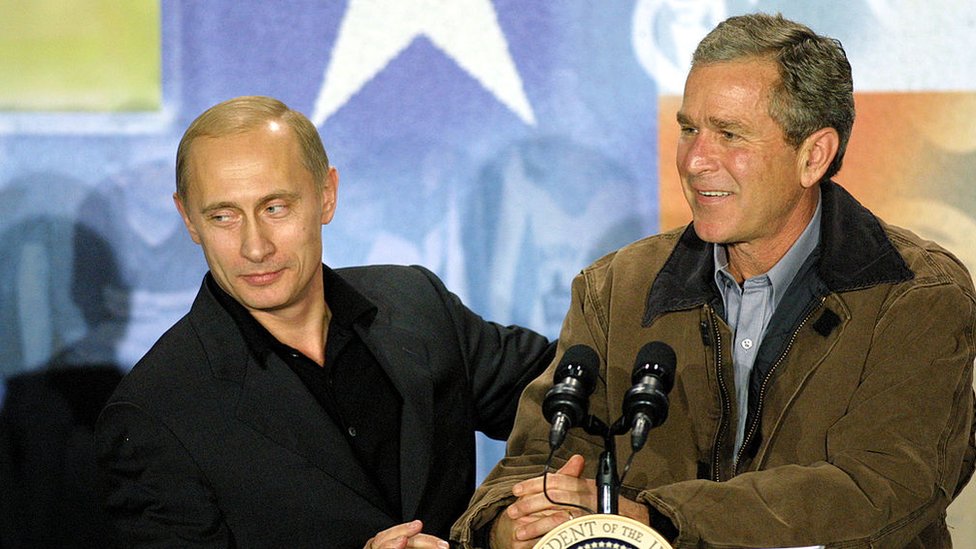Vladimir Putin: 20 godina u 20 fotografija 6 Putin and George W Bush in Texas, 2001