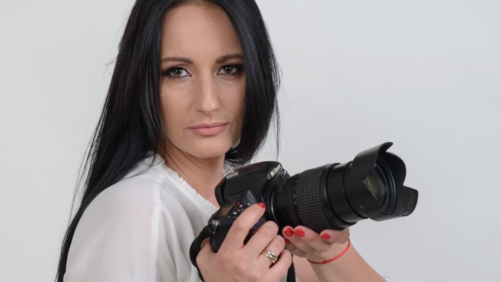 Ona fotografiše sahrane: „Uvek mi krenu suze na oči" 2 kristina