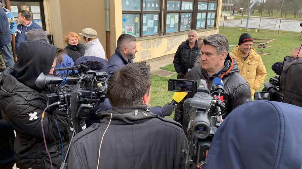 Predsednički izbori u Hrvatskoj: Kako izgleda politička borba iza kulisa 10 Donji Lapac, 11. decembar 2019.