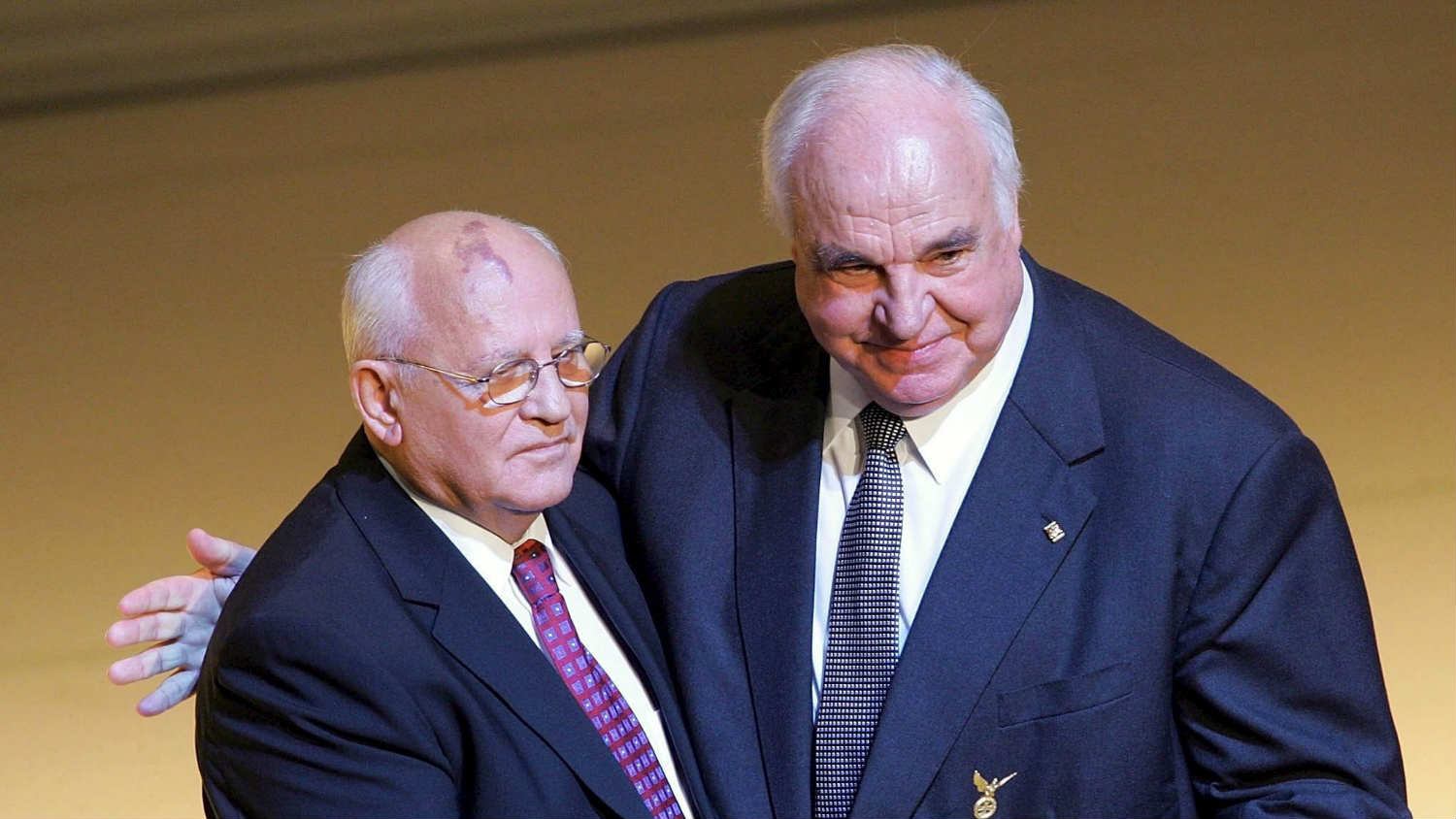 Nemci Gorbačovu duguju spomenik 1