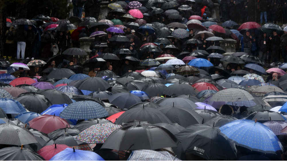 Sveštenstvo i monaštvo pred skupštinom Crne Gore 1