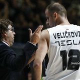 Crno-beli na času "istorije" 1