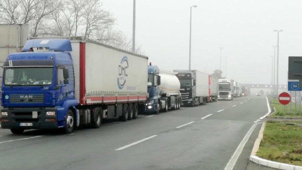 Teretna vozila se zadržavaju do četiri sata na graničnim prelazima Srbije 1