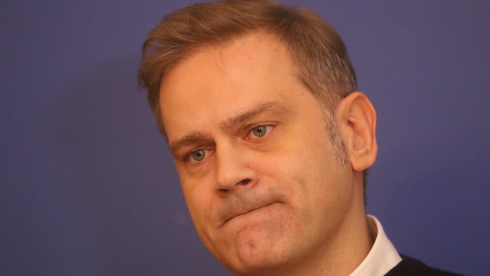Stefanović poručio šefu Delegacije EU da postaje politički saučesnik režima 1