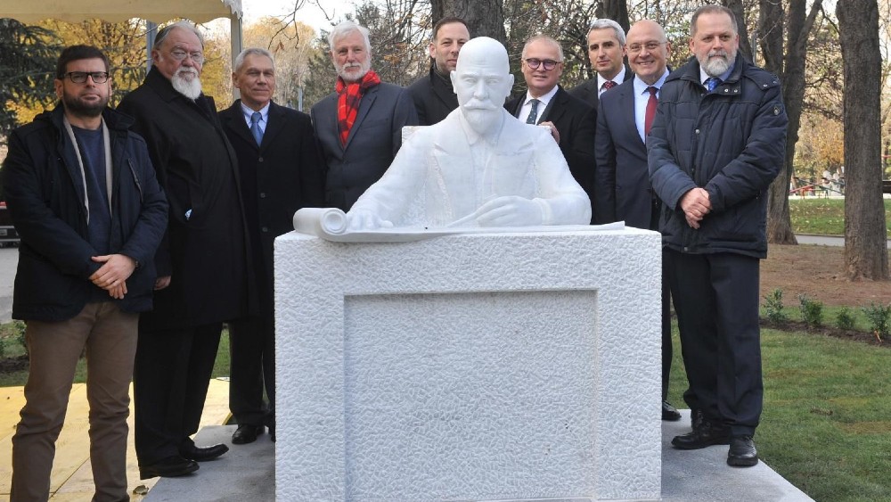 Na Malom Tašmajdanu otkriven spomenik Nikolaju Krasnovu 1