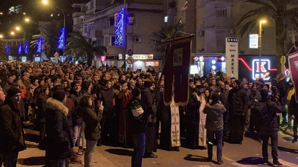 Više hiljada ljudi protestovalo u Podgorici protiv Zakona o veroispovesti 1