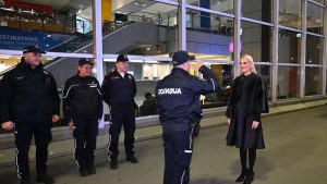 Popović Ivković obišla priradnike granične policije na Aerodromu 2