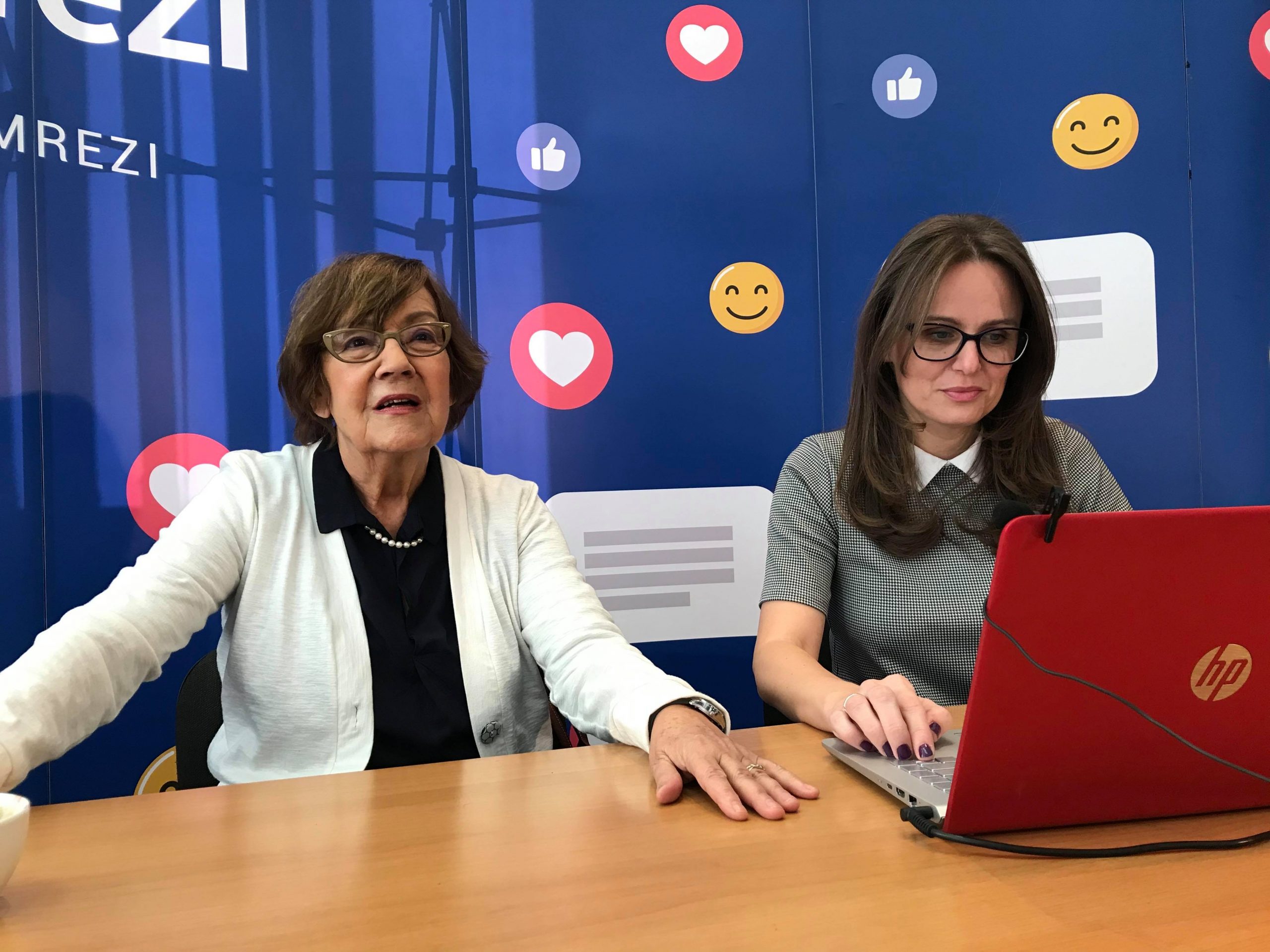 Vesna Pešić odgovarala na Fejsbuku (LIVE) 1