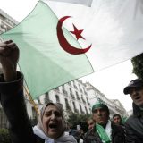 U Alžiru nekoliko hiljada ljudi na protestu protiv vlasti 14
