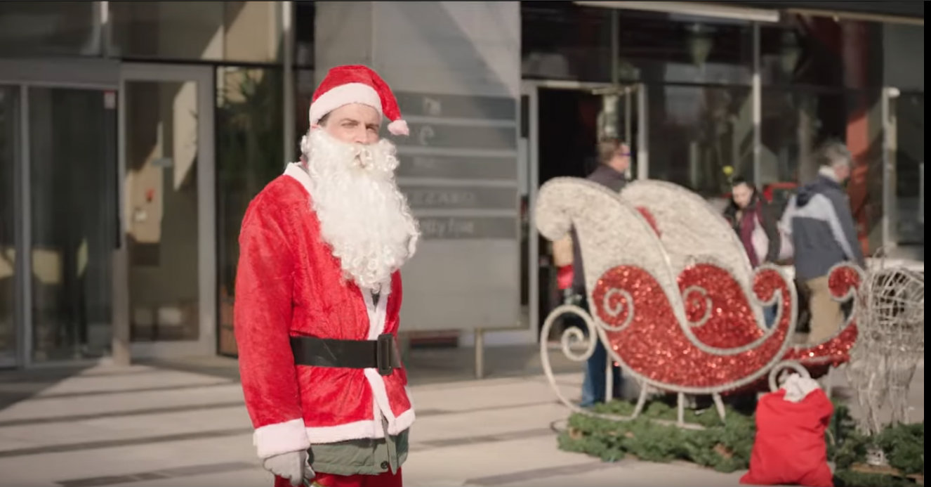 Gordan Kičić sa Kraljem Čačka u spotu „Deda Mraz je švorc“ (VIDEO) 1
