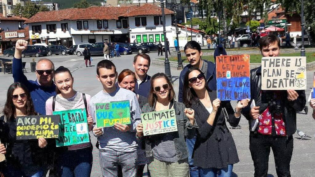 Novopazarski osnovci u svetskom pokretu "Petak za budućnost" (Fridays for future) 1