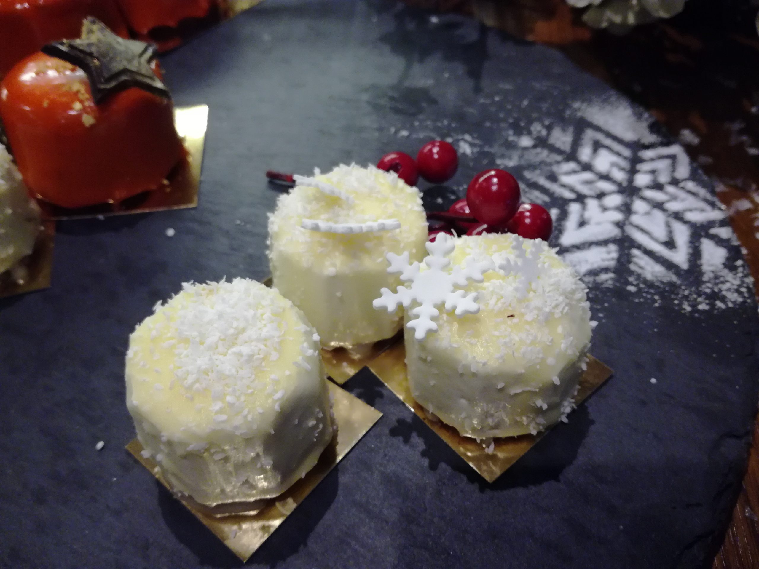 Lagane bele praznične kuglice (recept) 1