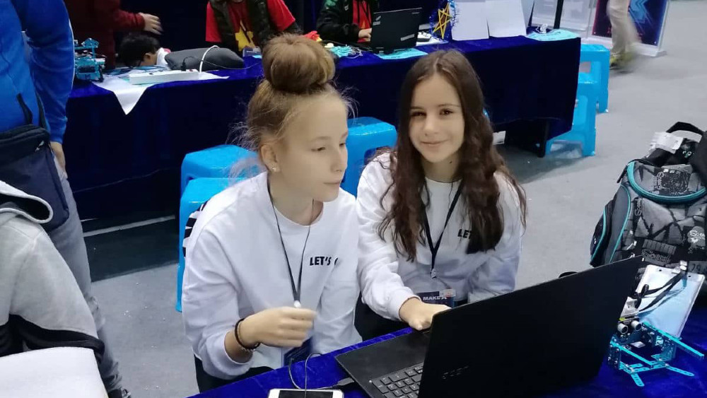 Devojčice iz Vranja druge na Svetskom robotičkom takmičenju 1