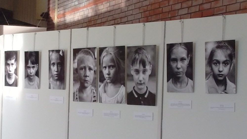 Izložba: Deca koja su preživela bombardovanja 1
