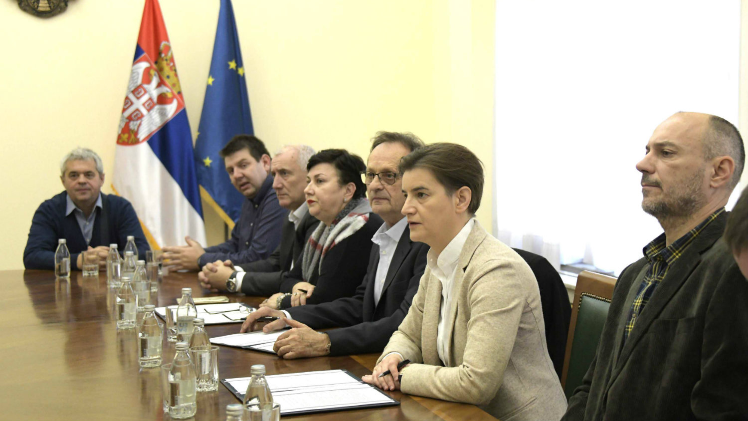 Šta je predviđeno sporazumom radnika Pošte i Vlade o prekidu štrajka? 1