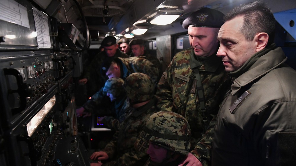 Ministar Vulin u novogodišnjoj noći sa pripadnicima 250. raketne brigade 1