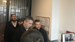 Boško Obradović sprejom ispisao ulaz u ambasadu Crne Gore i najavio protest u 18 časova 3