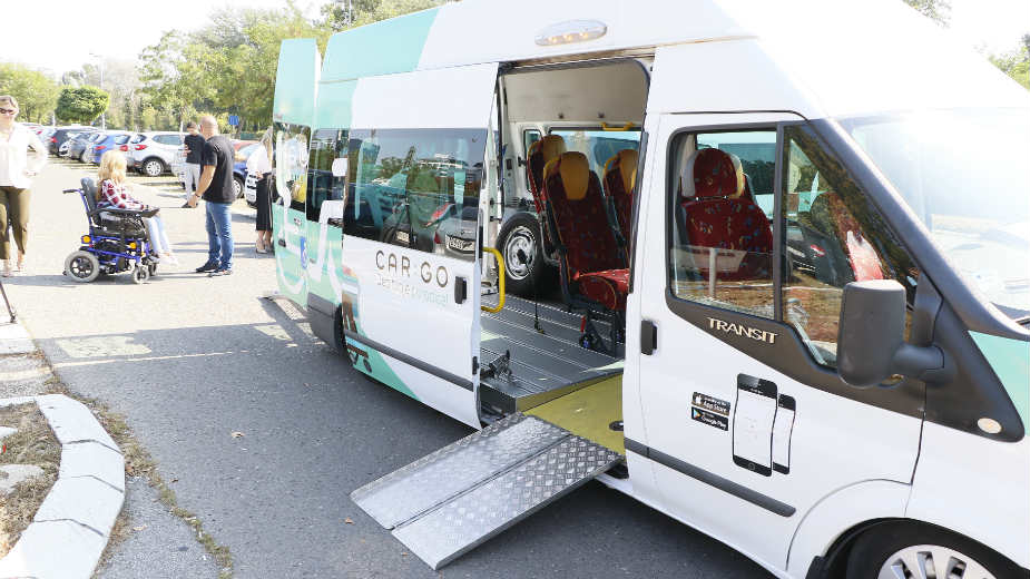 Kombi koji olakšava kretanje po gradu 1