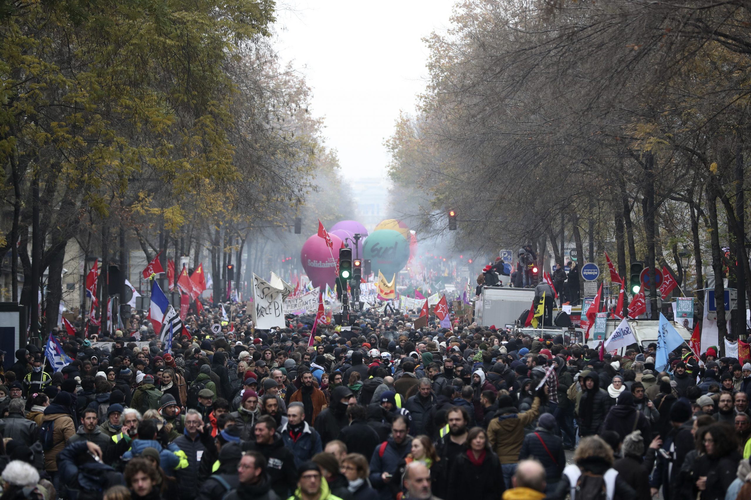 Desetine hiljada ljudi na ulicama Francuske protiv reforme penzija 1