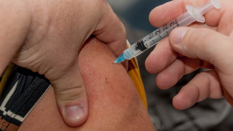 Doktorke sa Oksforda: Vakcina je već u proizvodnji, slede klinička ispitivanja 1
