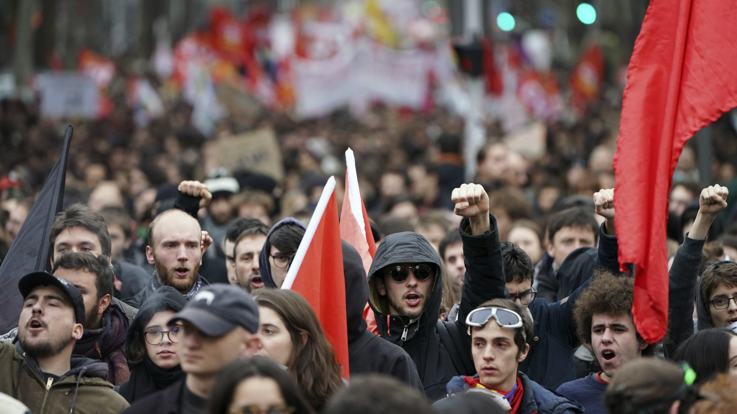U Francuskoj 249.000 ljudi protestuje zbog reforme penzija 1