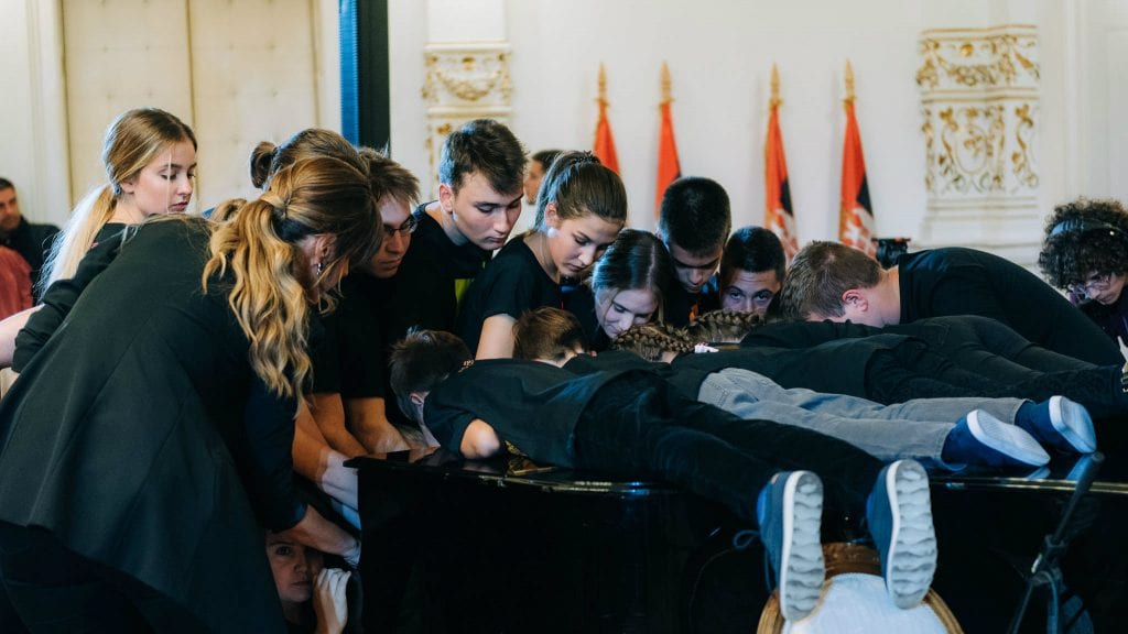 Novi Sad: I zvanično oboren Ginisov rekord u broju ljudi koji sviraju na klaviru 1