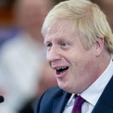 Borisa Džonsona ujeo noj (VIDEO) 1