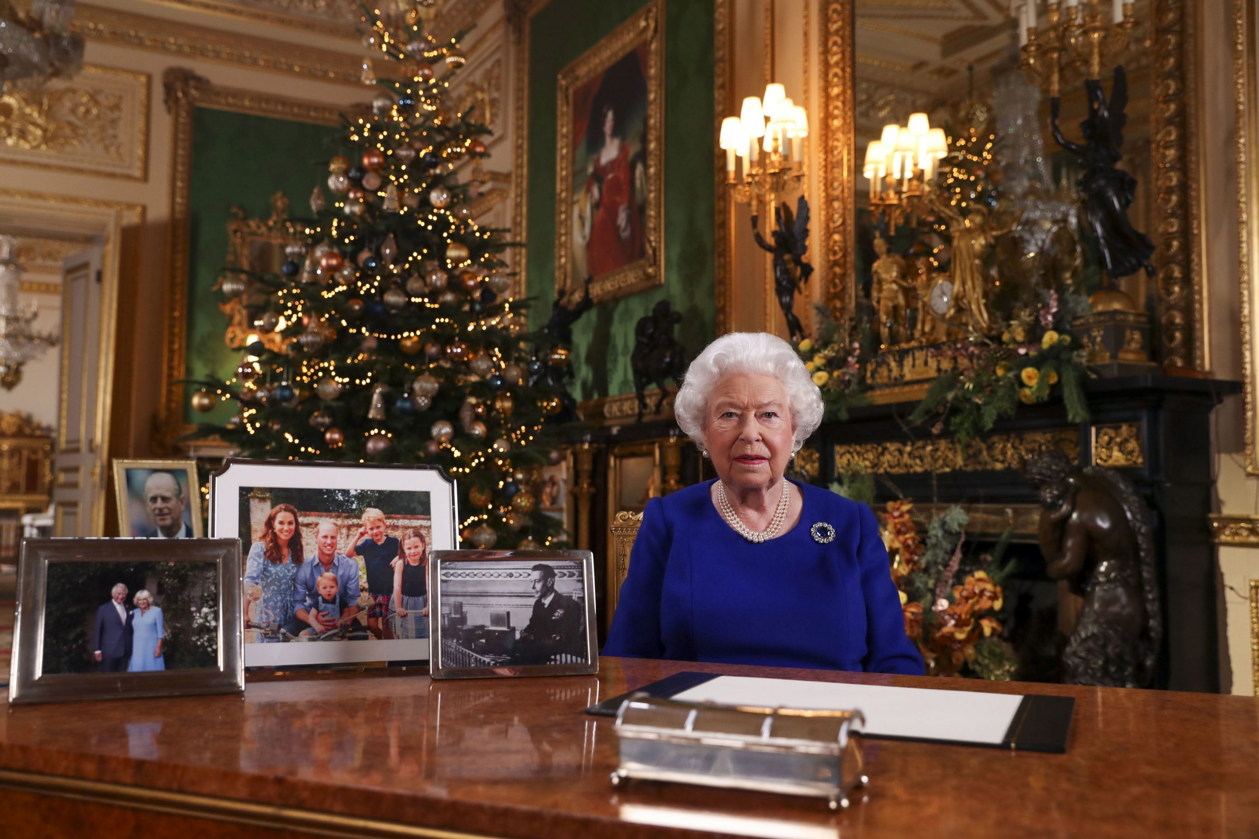 Britanska kraljica u božićnoj poruci pozdravila borbu mladih za očuvanje klime 1