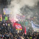 Makron branio penzionu reformu i pozvao na brz kompromis vlade i sindikata 14