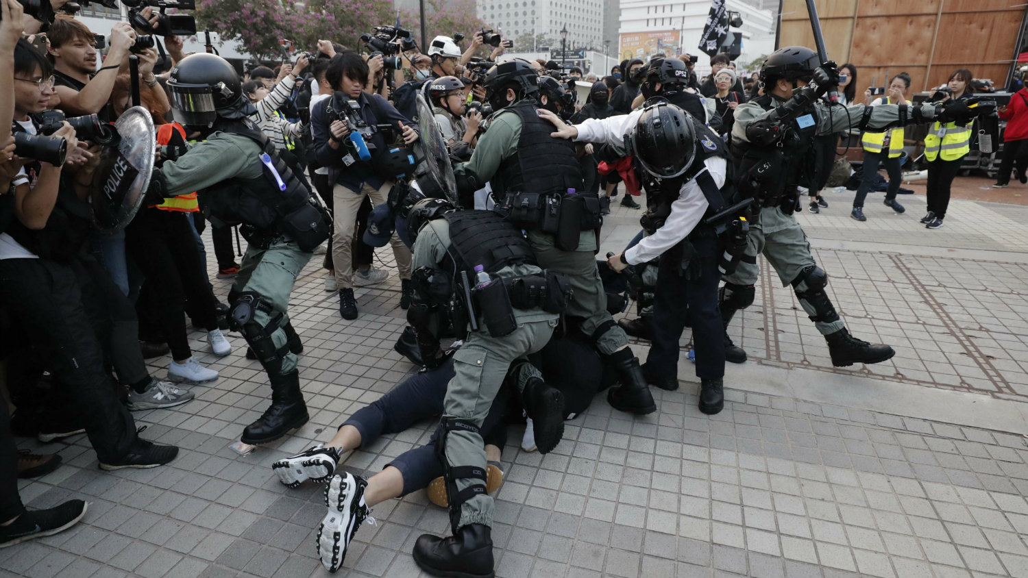 Sukobi policije i demonstranata u Hongkongu 1