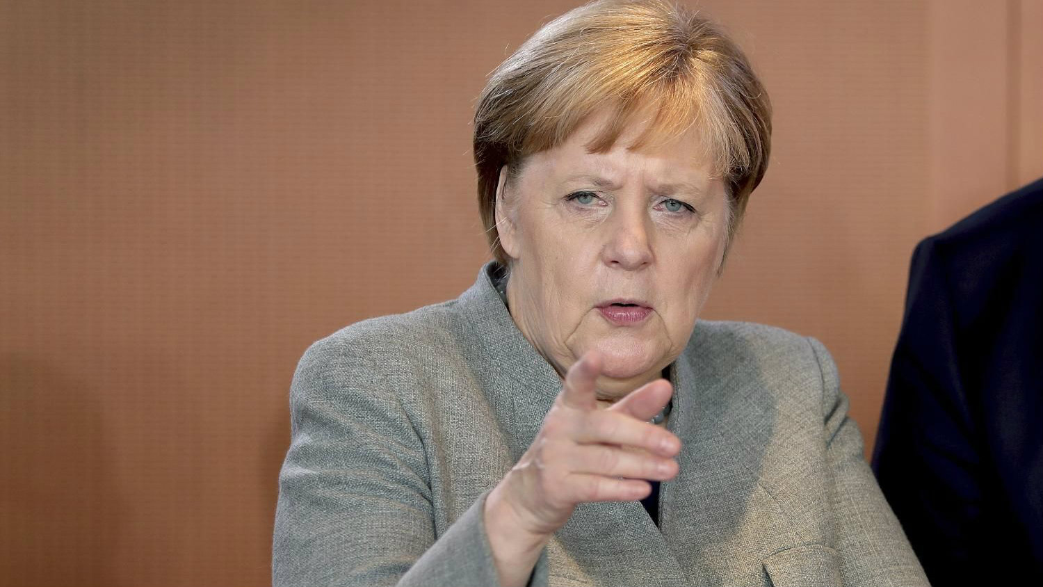 Merkel negativna na prvom testu na korona virus 1