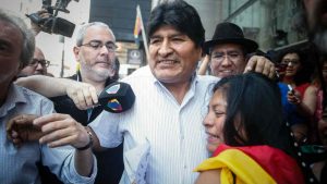 Maduro još vlada, Morales prinuđen da se povuče 2