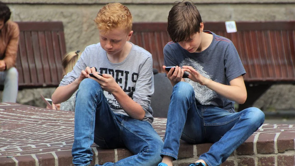 Društvene mreže najviše utiču na mentalno zdravlje devojčica od 11 do 13 i dečaka od 14 do 15 godina 1