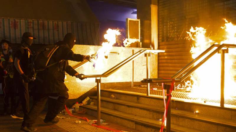 Hiljade ljudi na ulicama Hongkonga, policija suzavcem prekinula marš 1