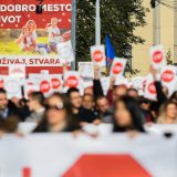 U Nišu održan protest naprednjaka protiv naslovnica NIN-a i Danasa 8
